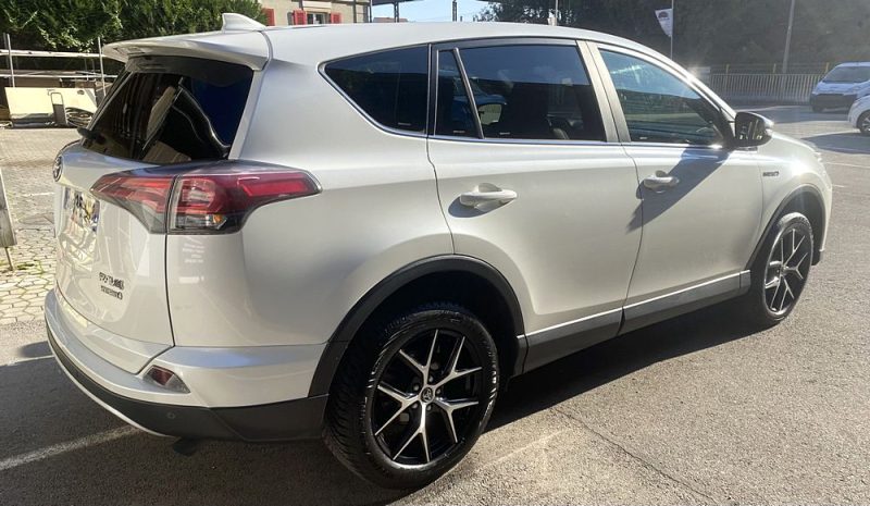 TOYOTA RAV4 TSS AWD  2017 197ch Design