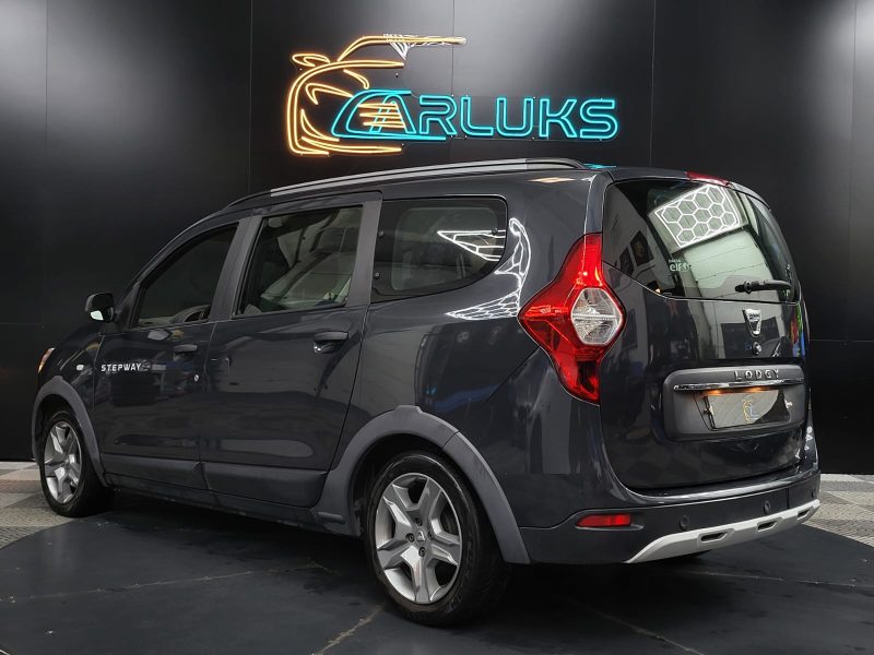 DACIA LODGY 1.5 BluedCi 115cv Stepway BVM6 7 Places