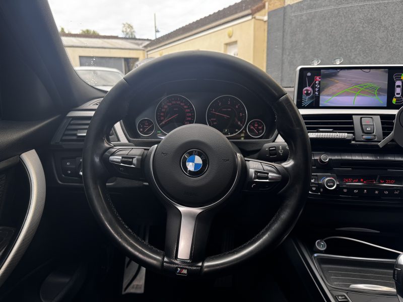 BMW 318D / PACK M