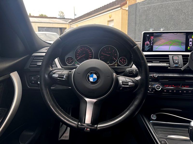 BMW 318D / PACK M