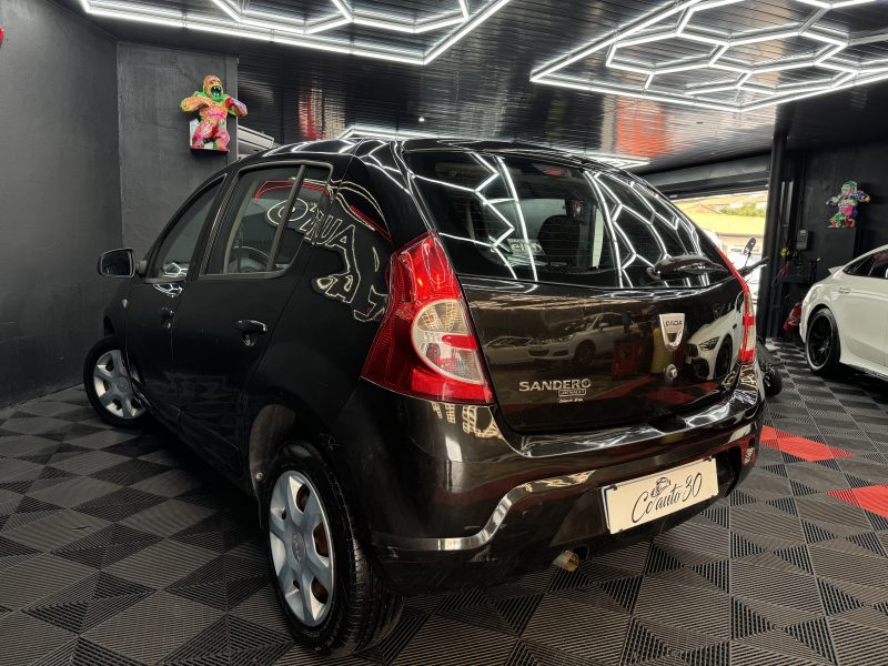 DACIA SANDERO 2010