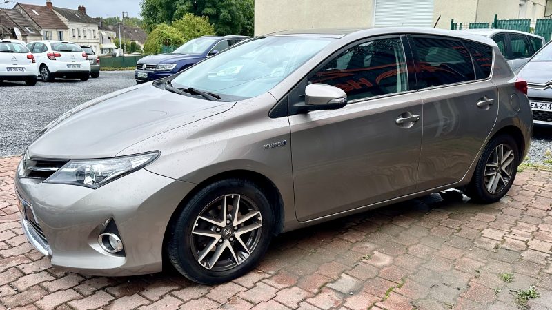 TOYOTA AURIS 1.8L VVT-I HSD 16V 99CV BOITE AUTO *DYNAMIC* / REVISEE_GARANTIE