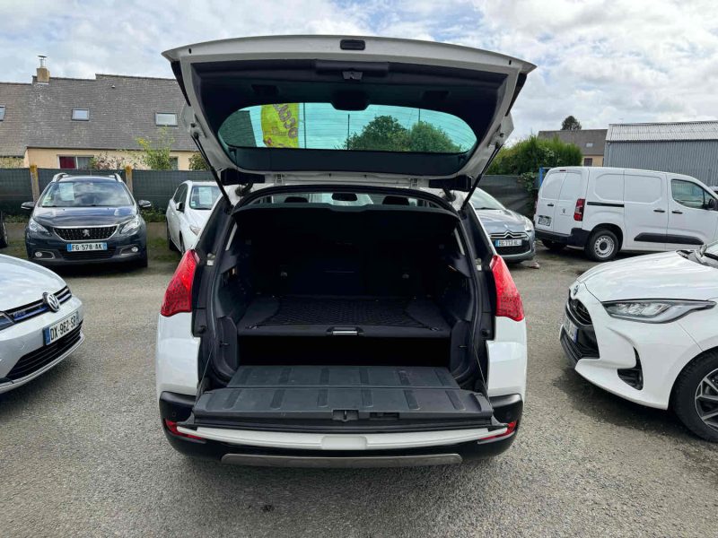 PEUGEOT 3008 1.6 HDI 110ch  "PREMIUM"