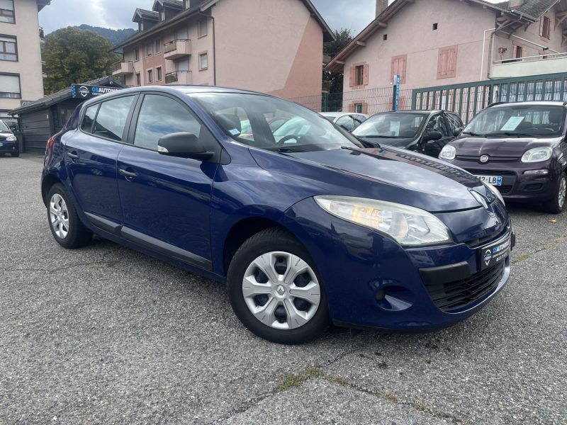 RENAULT MEGANE III 1.6i 100CV DYNAMIQUE