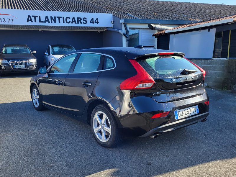 VOLVO V40 2014