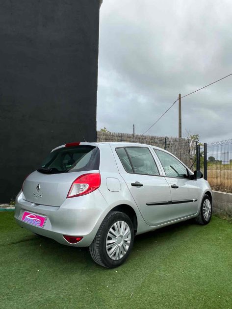 RENAULT CLIO 2010