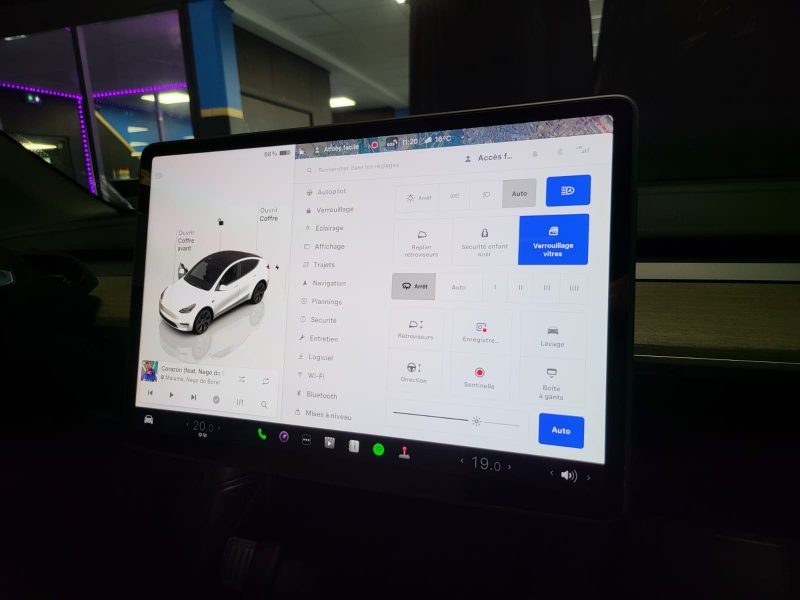 TESLA MODEL Y 2023 STANDARD PROPULSION 1er MAIN