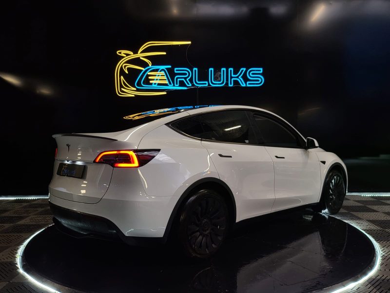 TESLA MODEL Y 2023 STANDARD PROPULSION 1er MAIN