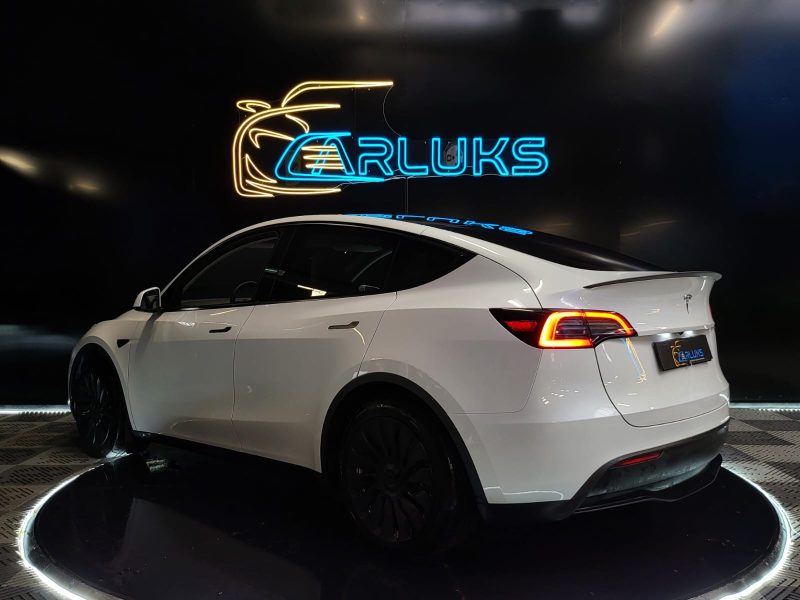 TESLA MODEL Y 2023 STANDARD PROPULSION 1er MAIN