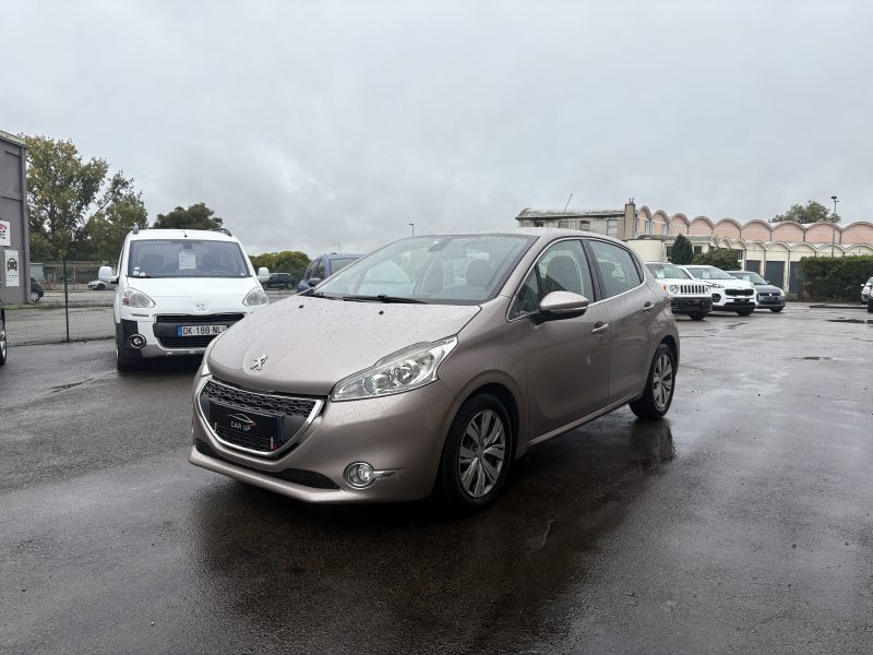 PEUGEOT 208 2013