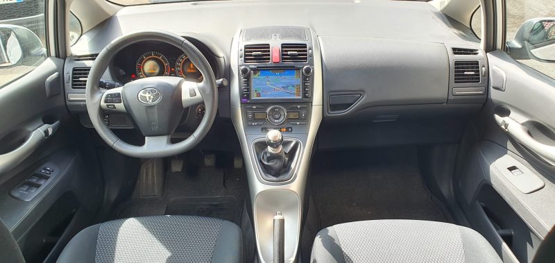 TOYOTA Auris 1.4 D-4D 90CH 5cv, *Idéale jeune conducteur*, *GPS*,