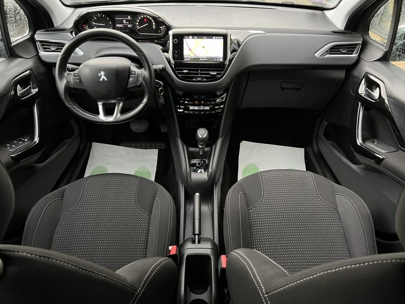 PEUGEOT 208 PHASE 2 ALLURE 1.2 110 BOITE AUTOMATIQUE GPS APPLE & ANDROID 23 700 kms - GARANTIE 1 AN