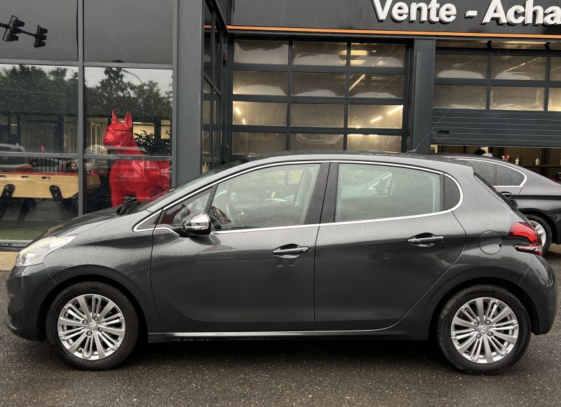 PEUGEOT 208 PHASE 2 ALLURE 1.2 110 BOITE AUTOMATIQUE GPS APPLE & ANDROID 23 700 kms - GARANTIE 1 AN