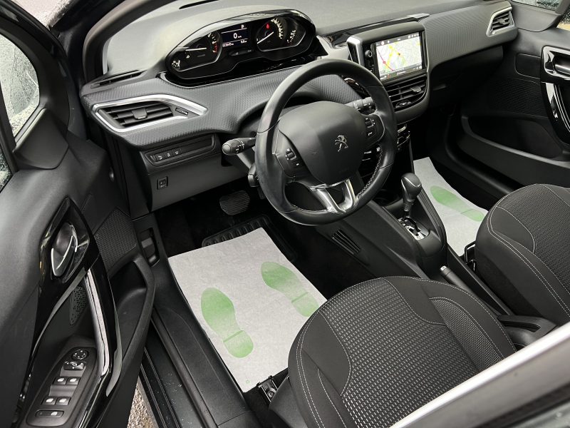 PEUGEOT 208 PHASE 2 ALLURE 1.2 110 BOITE AUTOMATIQUE GPS APPLE & ANDROID 23 700 kms - GARANTIE 1 AN