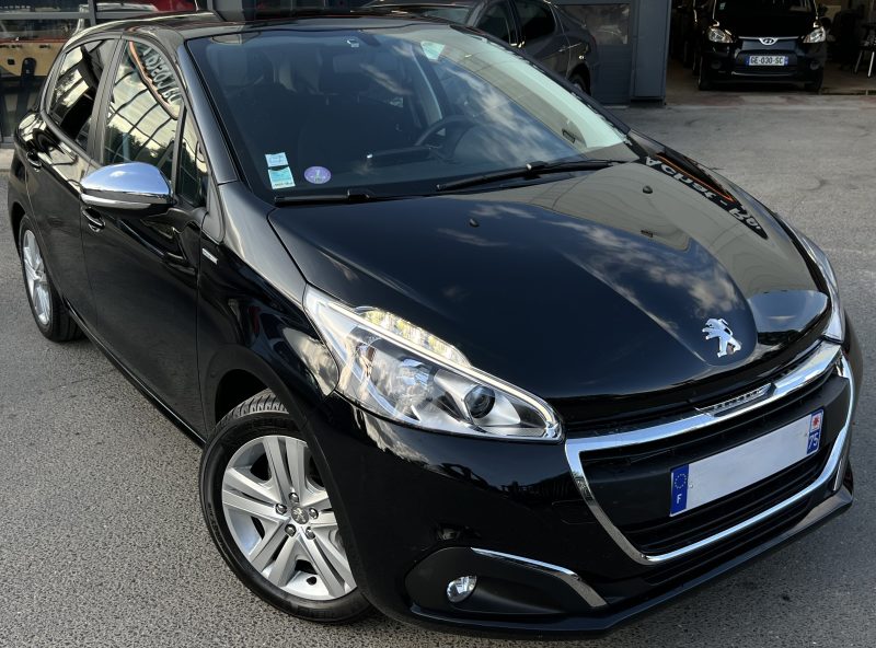 PEUGEOT 208 PHASE 2 STYLE 1.2 82 Cv ECRAN TACTILE / BLUETOOTH REGULATEUR CRIT AIR 1 - GARANTIE 1 AN