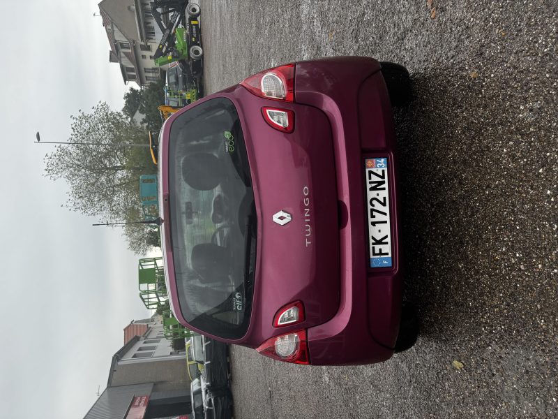 RENAULT TWINGO II 2013