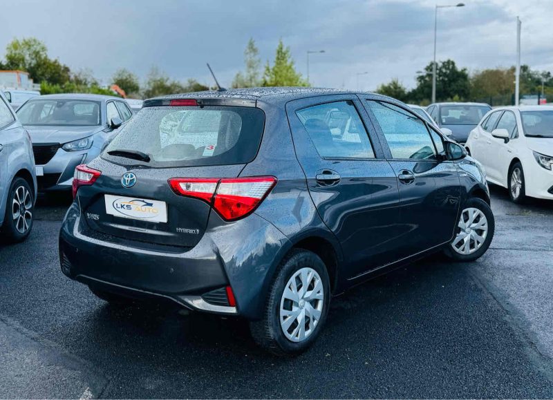 TOYOTA YARIS 1.5 BUSINESS