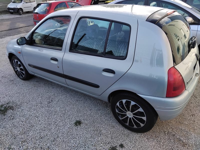 RENAULT CLIO II 1998