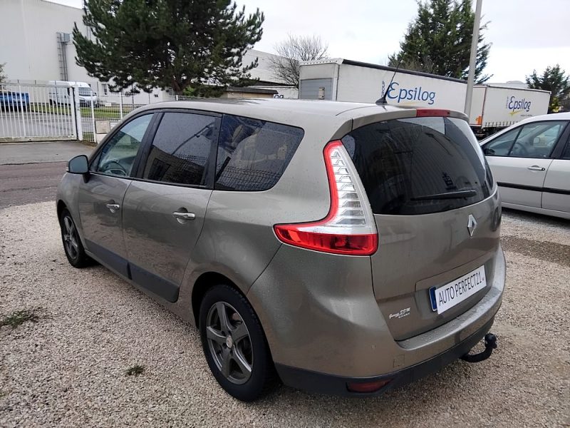 RENAULT MEGANE SCENIC 2010