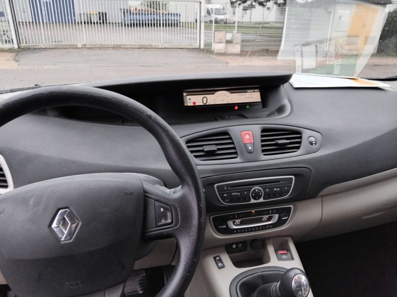 RENAULT MEGANE SCENIC 2010