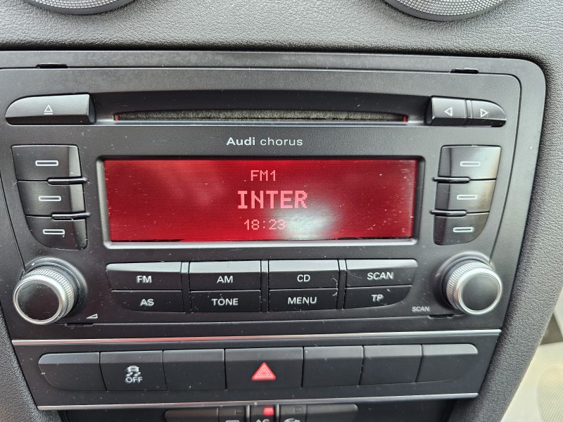 AUDI A3 PHASE 2 1,6 TDI 90 CH CLIM CONFORT 