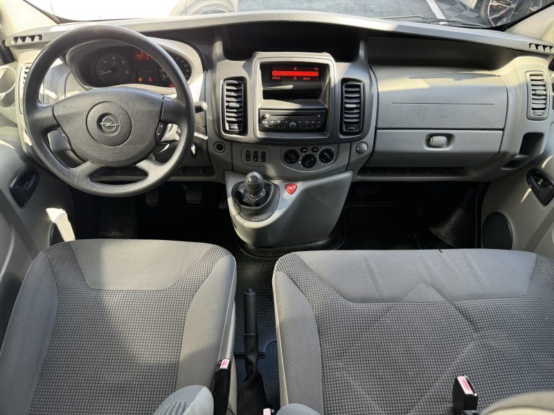 OPEL VIVARO 2011