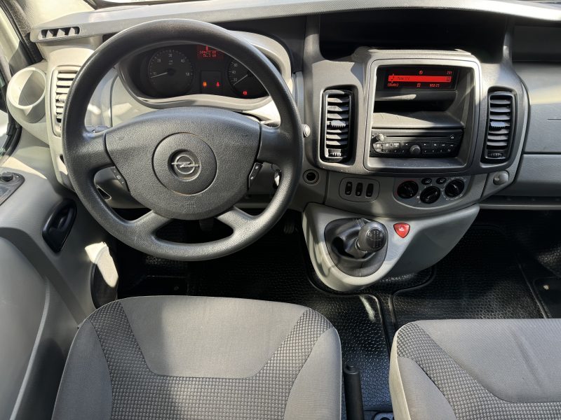 OPEL VIVARO 2011