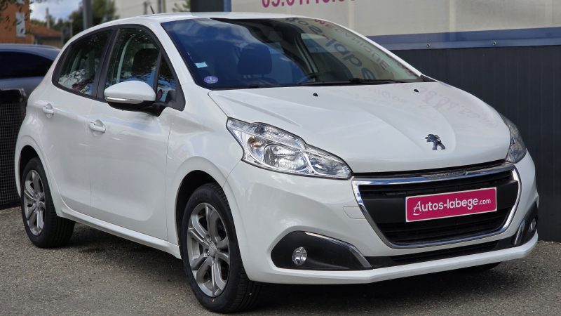 PEUGEOT 208 2019