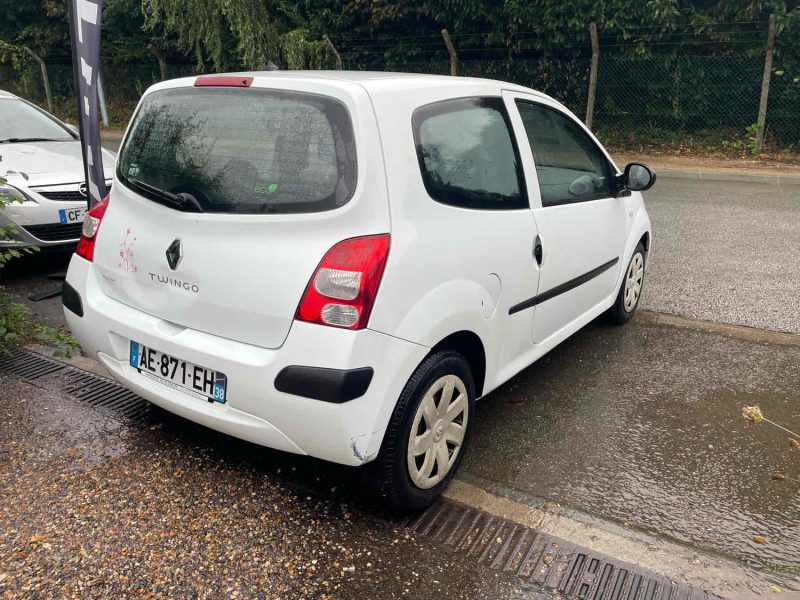 RENAULT TWINGO II 1.2i 16V 76CV