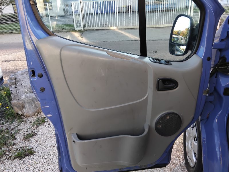 RENAULT TRAFIC 2006