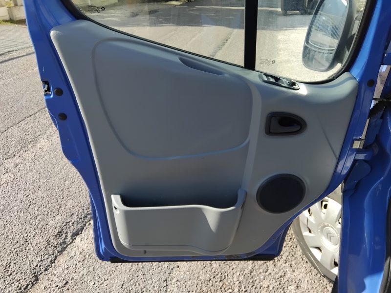 RENAULT TRAFIC 2006