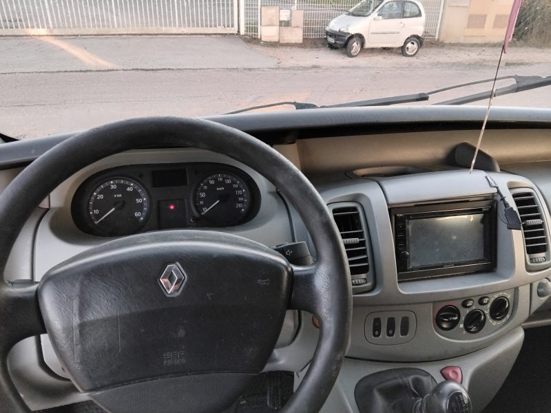 RENAULT TRAFIC 2006