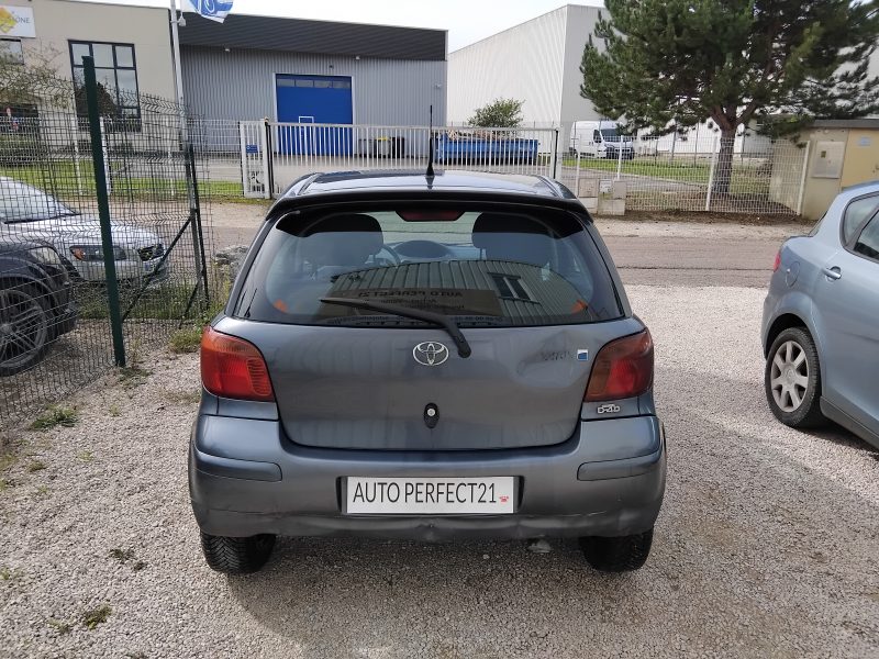 TOYOTA YARIS 2004