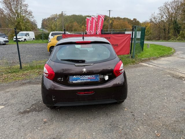 PEUGEOT 208 1.2 VTi Active 2013 - 35121 KM