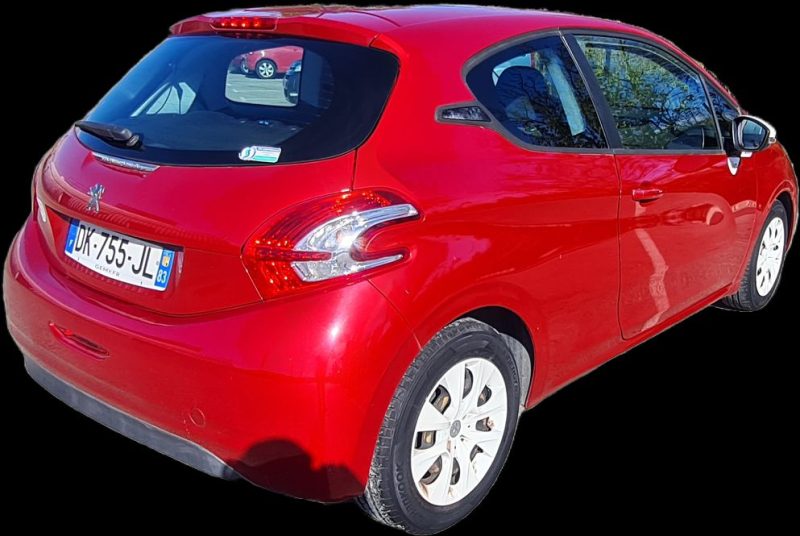 PEUGEOT 208 2014