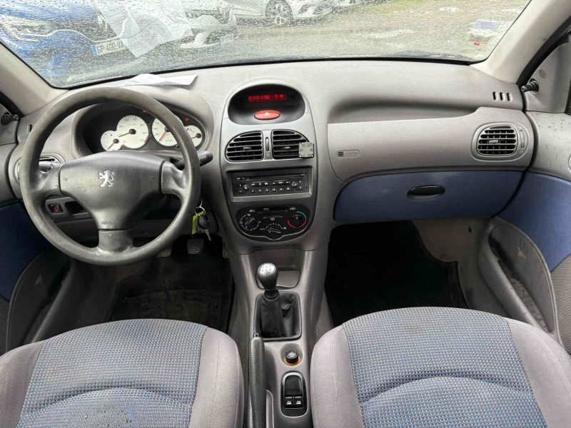 PEUGEOT 206 1.4 i 75cv Véhicule idéal pour jeune conducteur