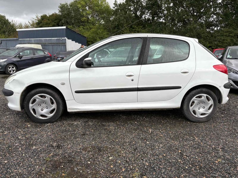 PEUGEOT 206 1.4 i 75cv Véhicule idéal pour jeune conducteur