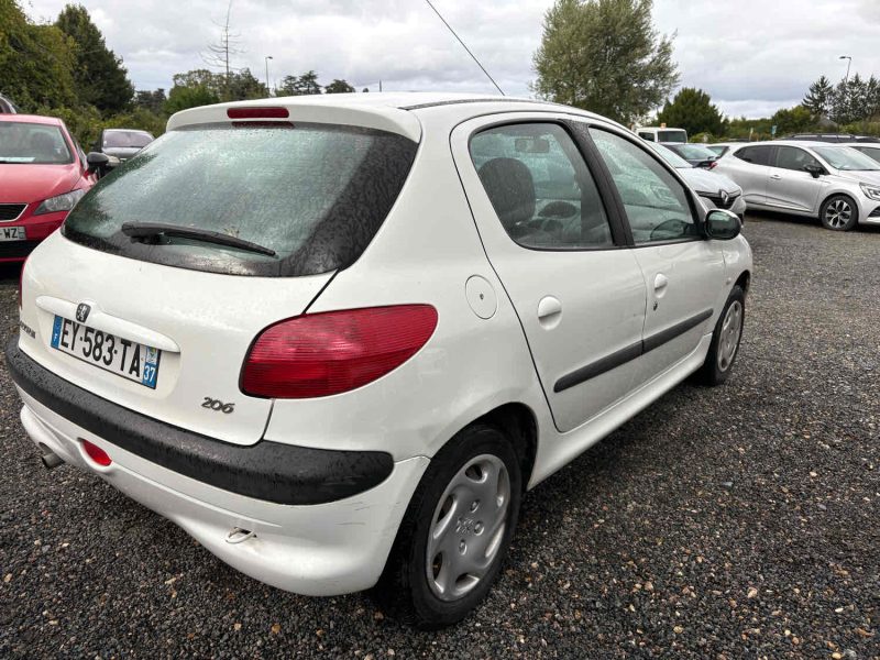 PEUGEOT 206 1.4 i 75cv Véhicule idéal pour jeune conducteur