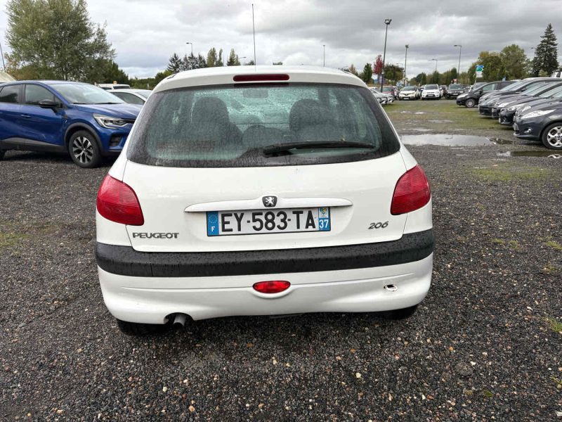 PEUGEOT 206 1.4 i 75cv Véhicule idéal pour jeune conducteur