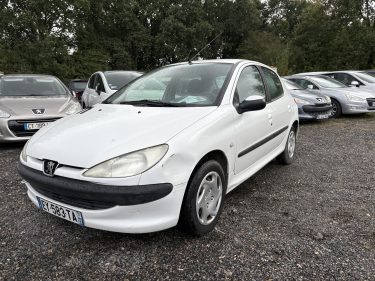 PEUGEOT 206 1.4 i 75cv Véhicule idéal pour jeune conducteur