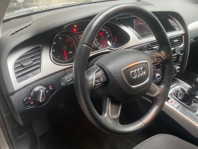 AUDI A4 AVANT 2L TDI 150ch Ambiente 