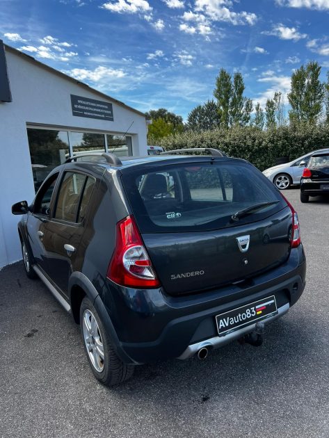 DACIA  SANDERO 20111.6mpi 86cv / Distribution OK / Révisée 