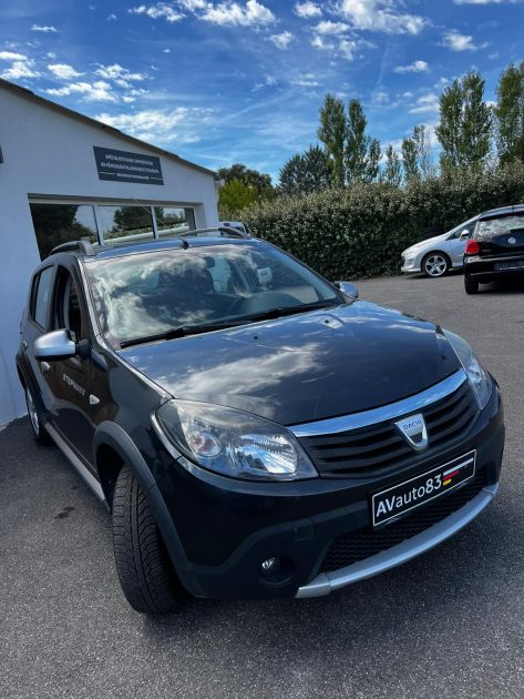 DACIA  SANDERO 20111.6mpi 86cv / Distribution OK / Révisée 