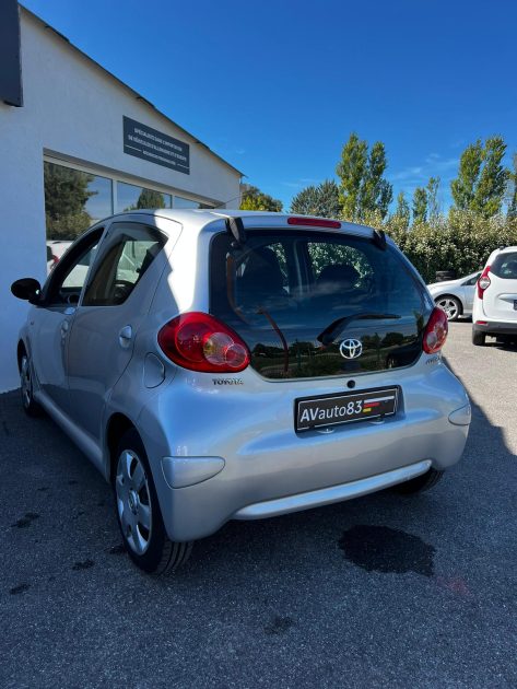 TOYOTA AYGO 2006 1.0 68cv / Moteur à Chaine / CT OK / Révisée 