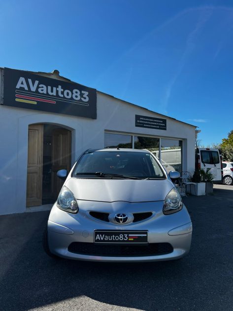 TOYOTA AYGO 2006 1.0 68cv / Moteur à Chaine / CT OK / Révisée 