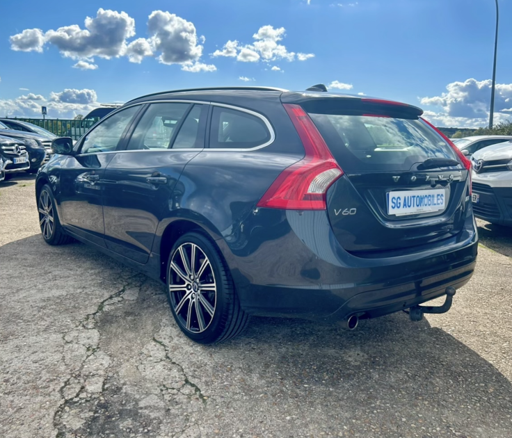 VOLVO V60 2016