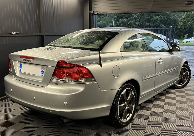 VOLVO C70 CABRIOLET II D5 2.4 5 CYLINDRES 180 Cv CUIR BLUETOOTH REGULATEUR XENONS - GARANTIE 1 AN