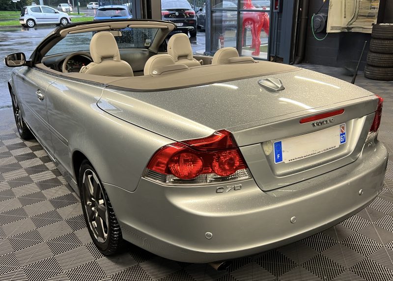 VOLVO C70 CABRIOLET II D5 2.4 5 CYLINDRES 180 Cv CUIR BLUETOOTH REGULATEUR XENONS - GARANTIE 1 AN