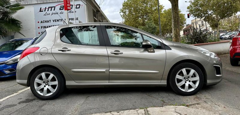 PEUGEOT 308 2012