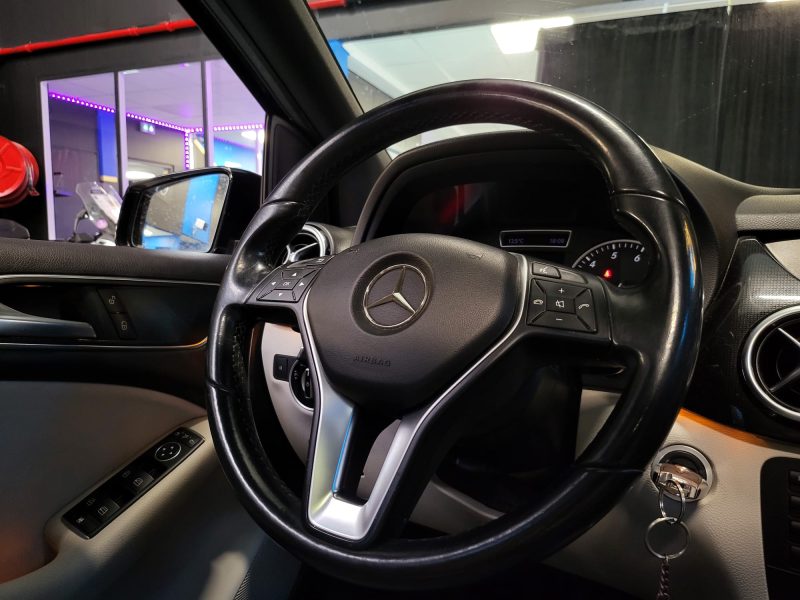 MERCEDES CLASSE B 180i 7G-TRONIC DESIGN / TOIT OUVRANT / SUIVI COMPLET MERCEDES